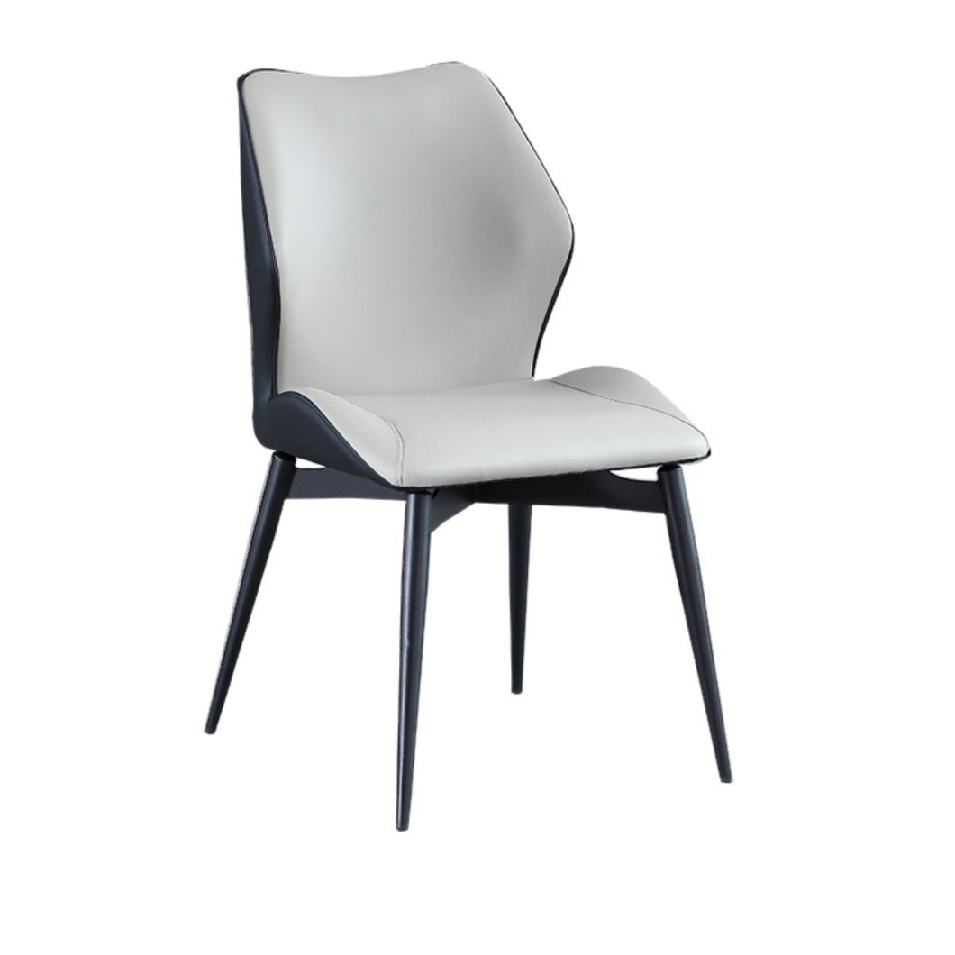 モダンなコーヒーショップウィングバックチェアレザーマット仕上げダイニングチェア