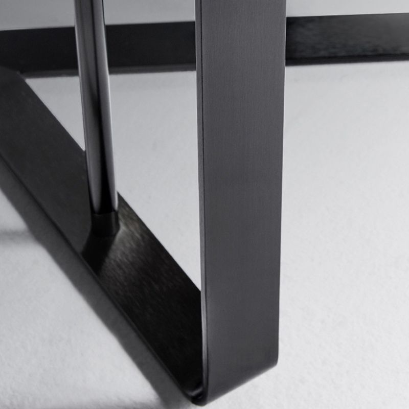 モダンな石トップサイドテーブルラウンドブラック/ゴールドメタリックCテーブル