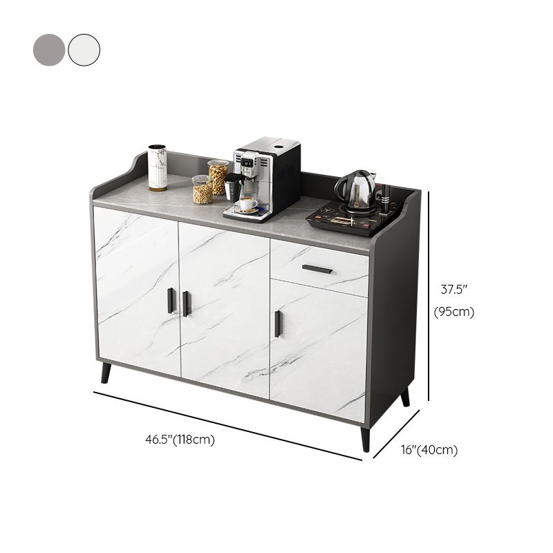Scheda laterale per scaffalature regolabili in pietra in stile glam con armadi e cassetti