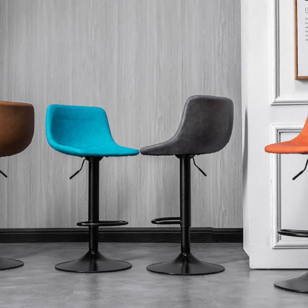 Skandinavischer Metallhocker Kunstleder gepolsterte Thekenhocker im matten Finish für Innenräume