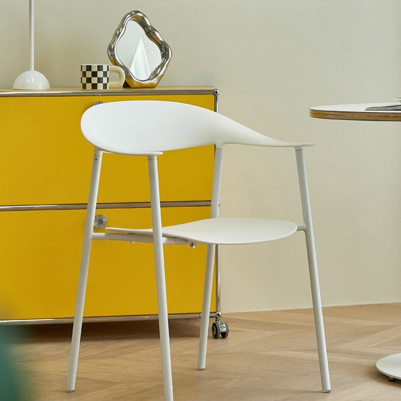 Silla de plástico de silla trasera abierta moderna con base de metal