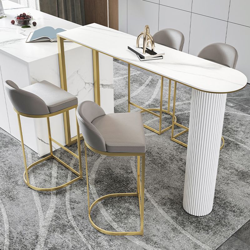 Sgabelli da pranzo glam a bracciale bassista.