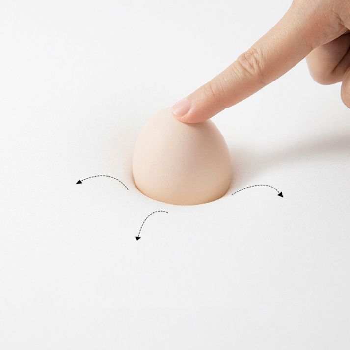 Sedia a braccio moderna di metà secolo con la schiena stretta in lana/velluto per soggiorno