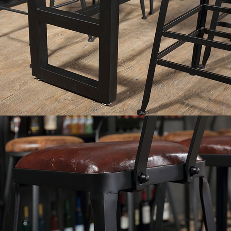 Table de bar rectangulaire à hauteur de barre avec base en métal noir pour utilisation sur patio
