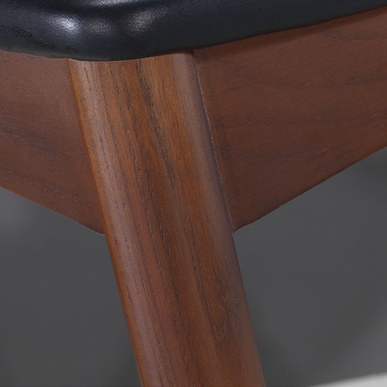 モダンなダイニングサイドチェアソリッドウッドとレザー湾曲したオープンバックアームレスチェア