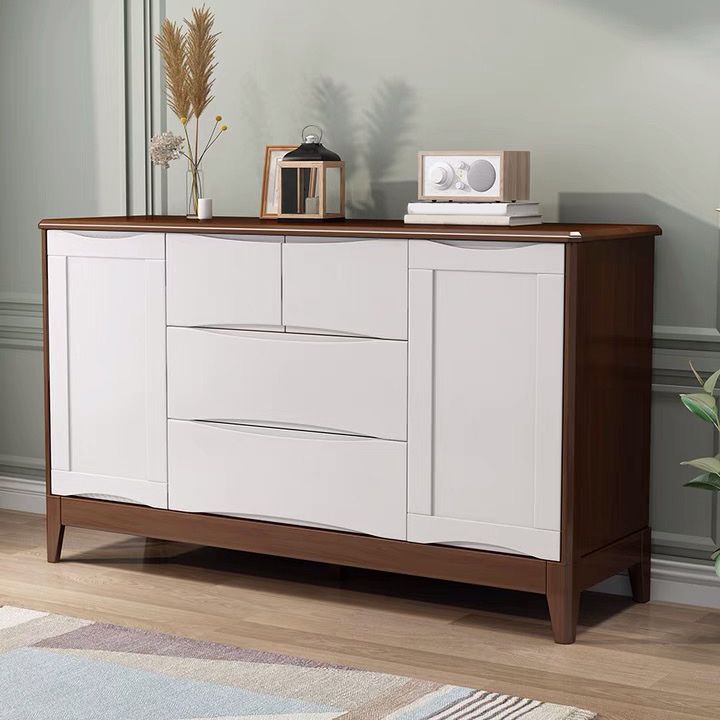 Accento di legno della metà del secolo con porte e 4 cassetti