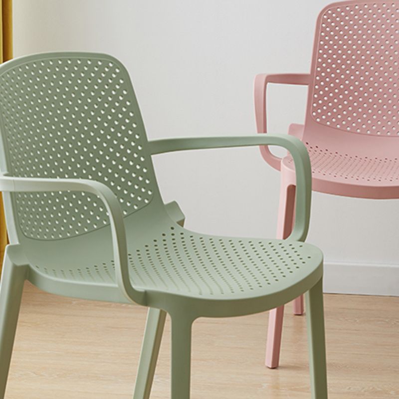 Modern Plastic Chair Parsons Chair in Matte Finish for Kitchen Clearhalo 'Dining Chairs' 'Dining Tables & Seating' 'dining_chair' 'furn' 'furn_dining_chair' 'Furniture' 'Kitchen & Dining Furniture' 1200x1200_4172175c-6fde-4e9e-a4c3-4efd046d0ca1