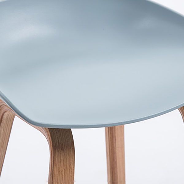 Taburete de cubo escandinavo taburete de barra de plástico con patas de madera maciza