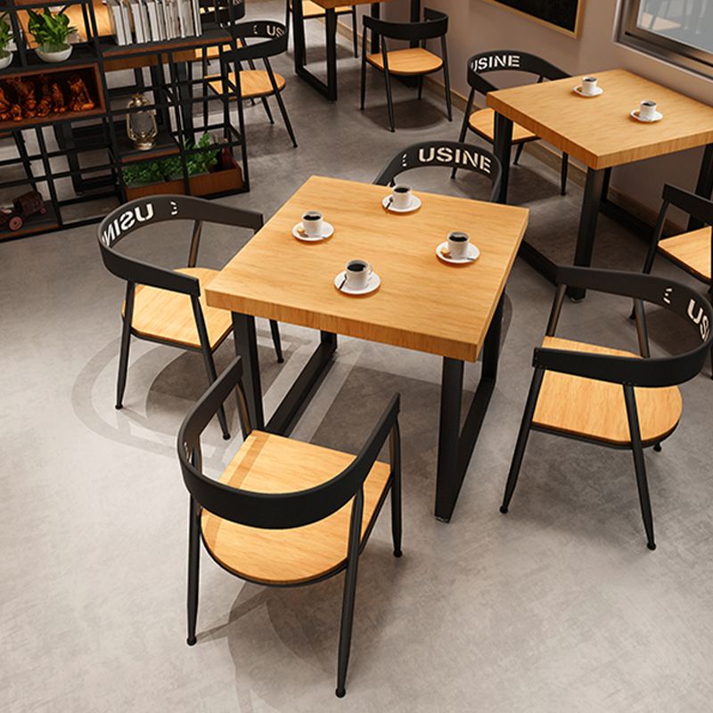 Tavolo da pranzo in legno quadrato tavolo da pranzo a base di slitta industriale