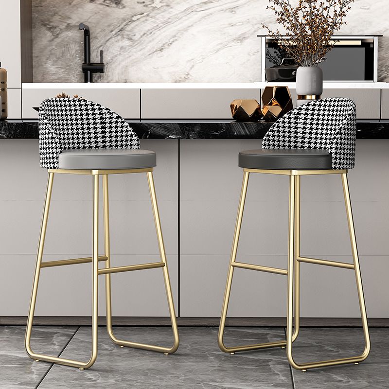 Modern Style Bar-stool Sled Iron Legs Round Leather Seat with Footrest for Kitchen Bar Clearhalo 'Bar Furniture' 'Bar Stools' 'bar_stools' 'furn' 'furn_bar_stools' 'furniture_bar_stools' 'Kitchen & Dining Furniture' 'kitchen&dining_furn' 'kitchen' 'kitchen_furn' Furniture' 1200x1200_41b3825e-7292-4267-8ba3-2841048996cc