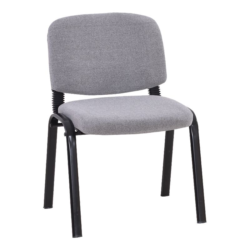 Sedia per ufficio imbottita moderna senza braccio.