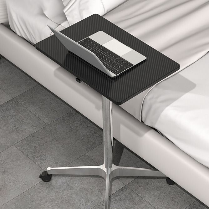 Scrivania moderna in piedi da scrivania regolabile da ufficio con ruote di caster