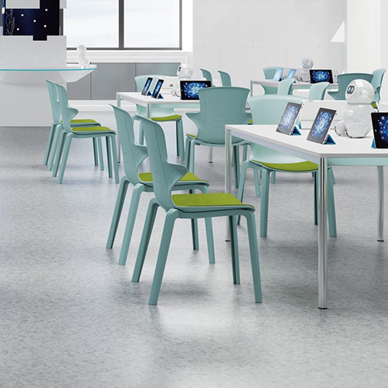 Sedia laterale impilamento in casa sedia da pranzo in plastica interna