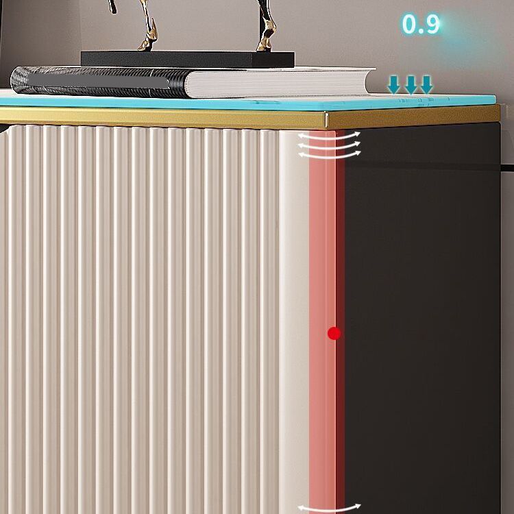 Scheda laterale per scaffalature regolabili in pietra di credenza in stile glam con armadi e cassetti