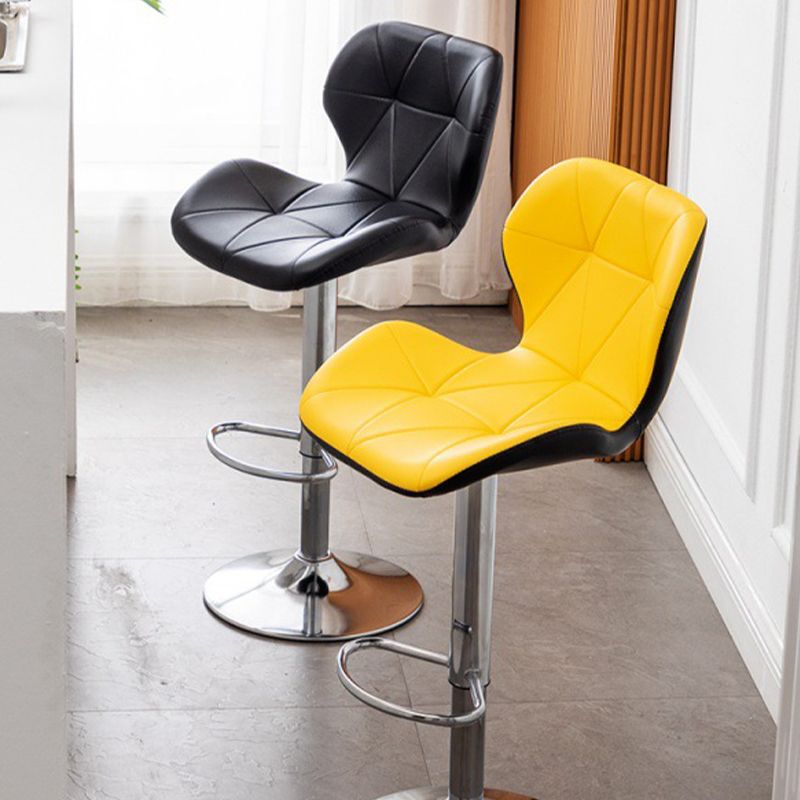 Scandinave Metal Barstool Adjustable Back Back PU PU Leather Tabourets en finition mate