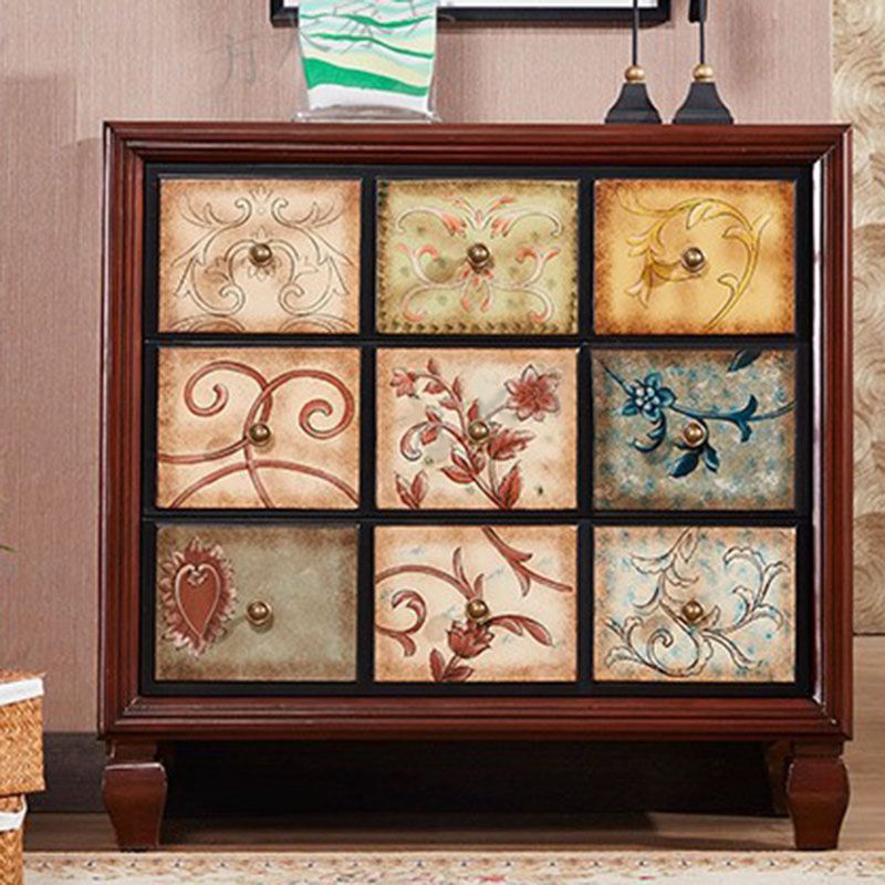 Traditionelle Schlafzimmerkommode aus massivem Holz in Braun mit Schubladen