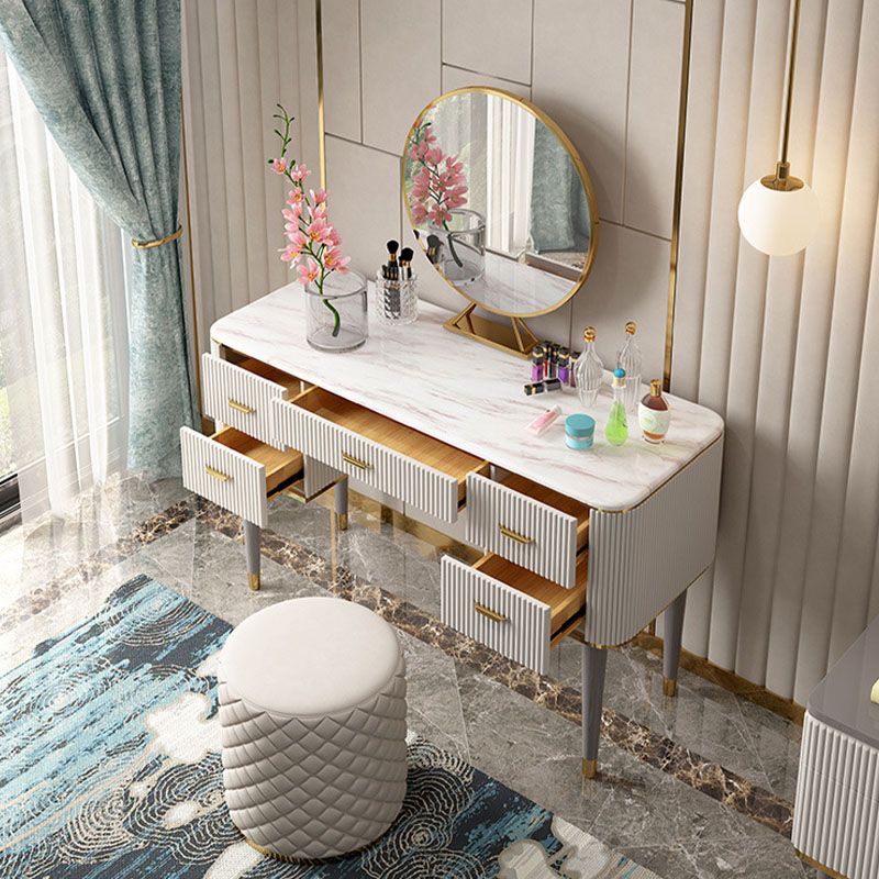 Ensemble de vanité de maquillage contemporain 5 tirages