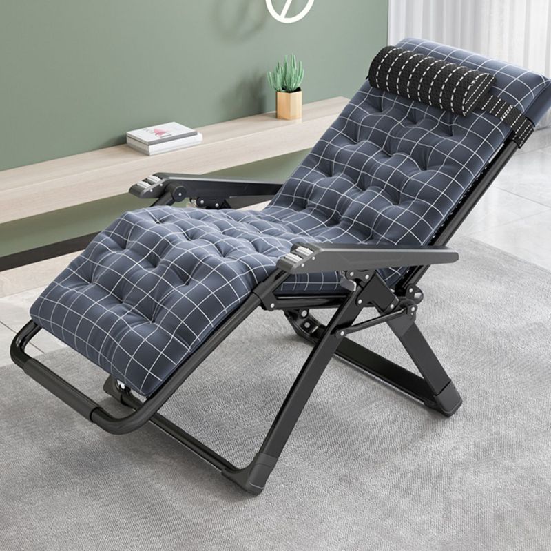 Sedia pieghevole in metallo in metallo standard in metallo contemporaneo