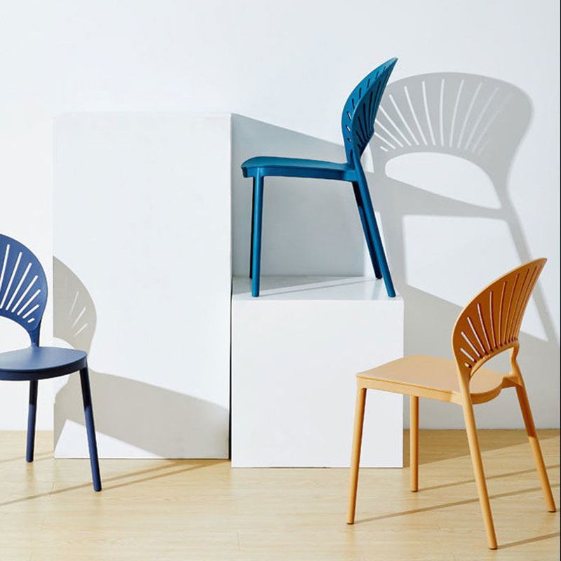 プラスチックダイニングチェアモダンスタイルオープンバックダイニングサイドチェア