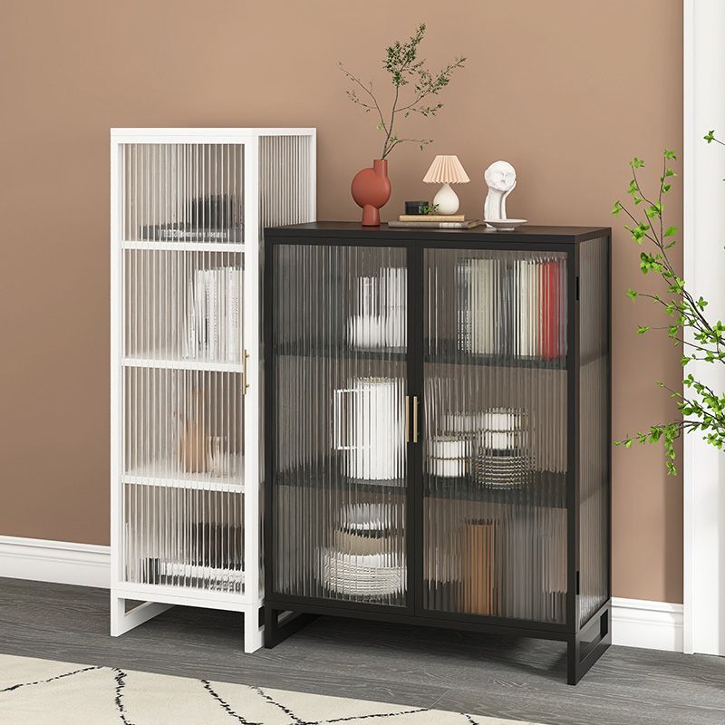 Serveur de restauration en métal moderne