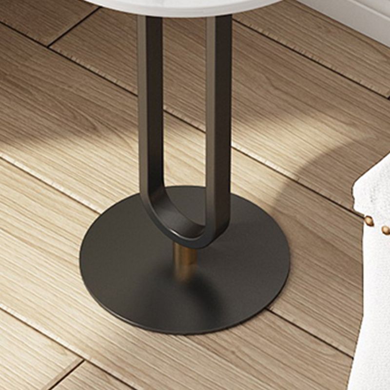 近代的な金属製の台座エンドテーブルスレートトップラウンドサイドエンドテーブル