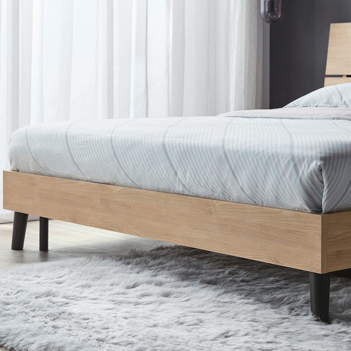 Le lit de haut niveau 42.12 "avec matelas de tête de lit inclus en bois