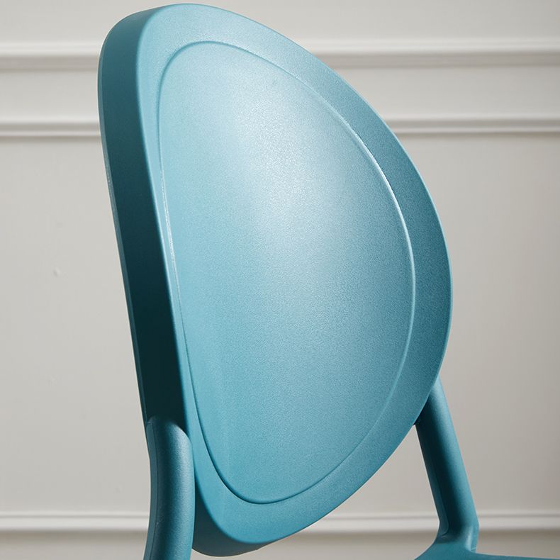 Scandinavian Plastic Armless Dining Chairs Stackable Dining Side Chairs (Set of 4) Clearhalo ' kitchen&dining_furn' 'Dining Chairs' 'Dining Tables & Seating' 'dining_chair' 'furn' 'furn_dining_chair' 'Furniture' 'furniture_dining_chair' 'Kitchen & Dining Furniture' 'kitchen' 1200x1200_43e3317a-742a-4758-9767-f937bbd2df29