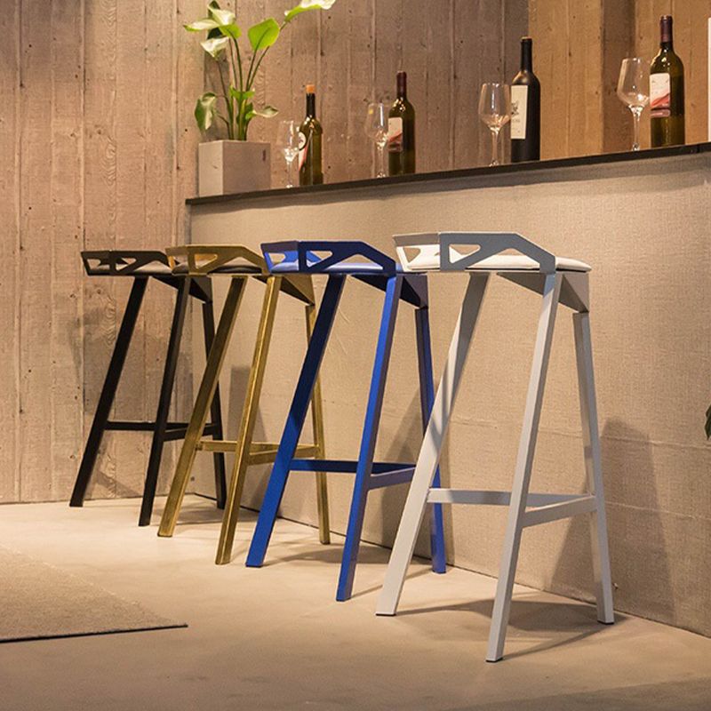 Modern Armless Backrest Counter Stool Iron Bar Stool with Cushion and Pedal for Bar Clearhalo 'Bar Furniture' 'Bar Stools' 'bar_stools' 'furn' 'furn_bar_stools' 'Furniture' 'Kitchen & Dining Furniture' 1200x1200_4408e162-e221-4135-be2a-8e950dbeed53