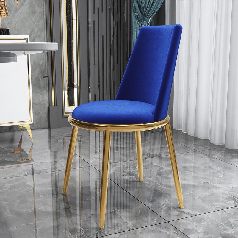 グラムダイニングサイドチェアダイニングルーム用の金色の足のある布張りのサイドチェア