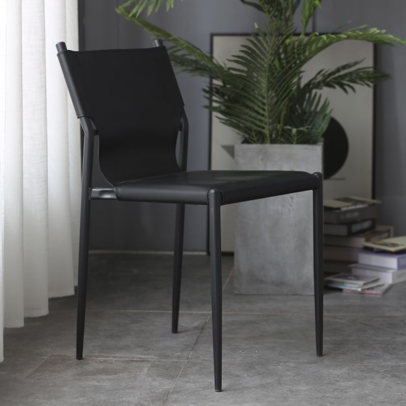 Moderne eenvoudige zijstoel kleurrijke faux lederen kant eetkamerstoel voor woonkamer