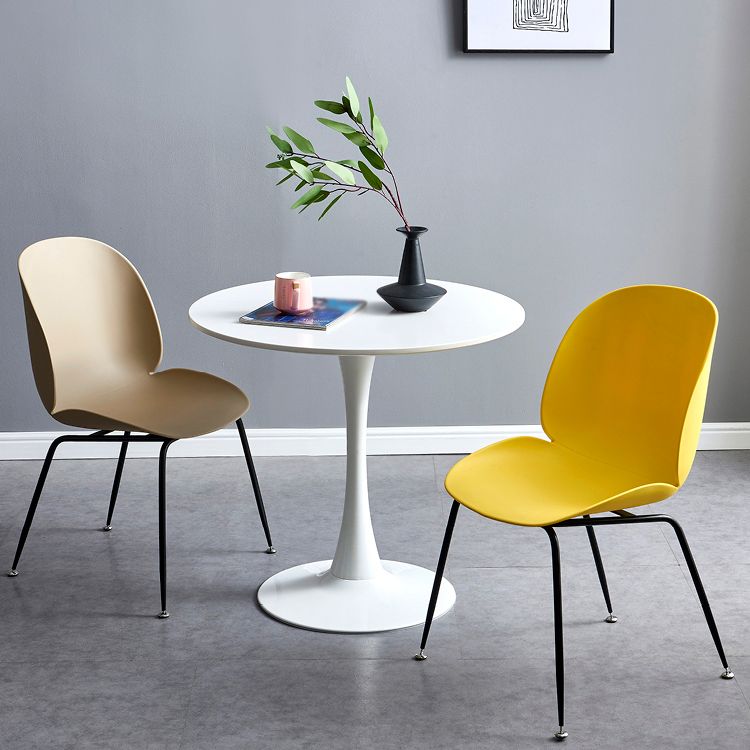Round Modern Style Solid Wood Dining Table Dining Furniture with Tulip Base Clearhalo ' dining_table' 'Dining Tables & Seating' 'Dining Tables' 'furn' 'furn_dining_table' 'Furniture' 'furniture_dining_table' 'Kitchen & Dining Furniture' 'kitchen&dining_furn' 'kitchen' 'kitchen_dining_table' 1200x1200_448eef9f-5702-4848-a4d5-dd9660726a11