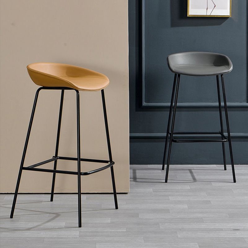 Contemporary Faux Leather Counter Stool Counter Height Bar Stool with Footrest Clearhalo 'Bar Furniture' 'Bar Stools' 'bar_stools' 'furn' 'furn_bar_stools' 'Furniture' 'Kitchen & Dining Furniture' 1200x1200_44b53e8e-189a-49e1-ab4c-01cc8acca144