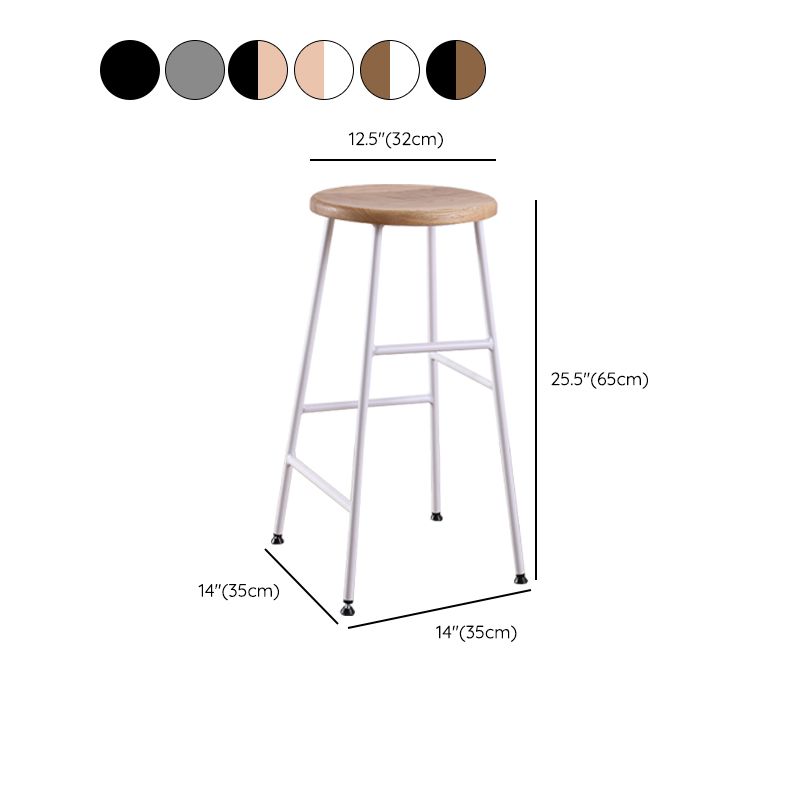 Gambe metalliche contemporanee sgabello da bar per interni in legno massiccio
