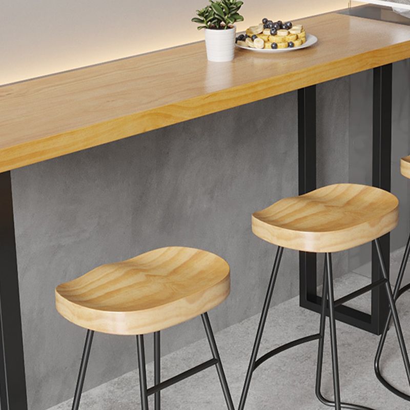 Brown Solid Wood Bar Table Black Legs and Metal Base Bar Table Clearhalo 'Bar Furniture' 'Bar Tables' 'bar_tables' 'furn' 'furn_bar_tables' 'Furniture' 'Kitchen & Dining Furniture' 1200x1200_4539c220-e274-4b20-a57d-041921063b0f