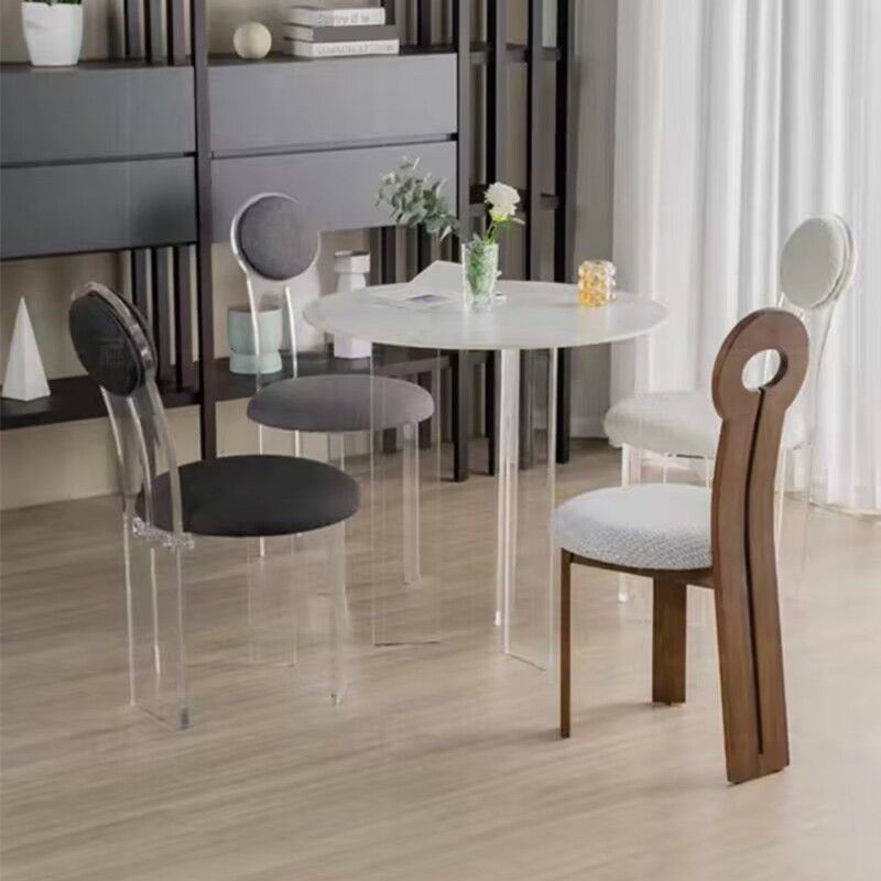 Sedie da pranzo e accento imbottite contemporanee e in plastica