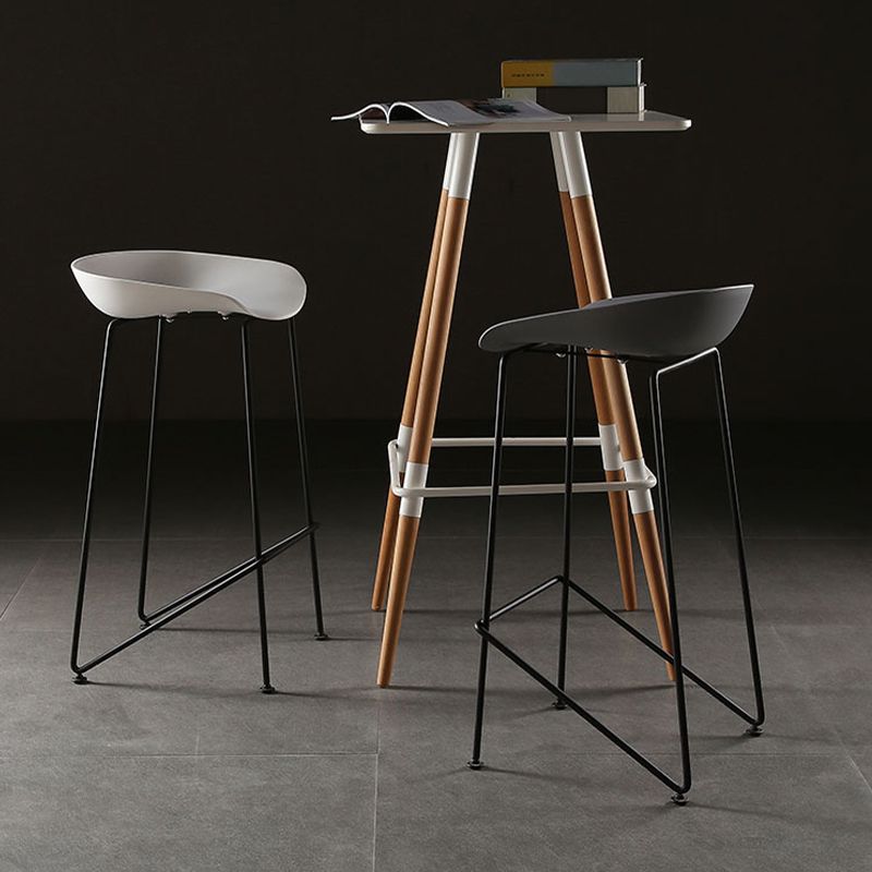 Tabouret de bar en plastique sans accoudoirs, hauteur de comptoir, tabouret moderne d'intérieur pour salon
