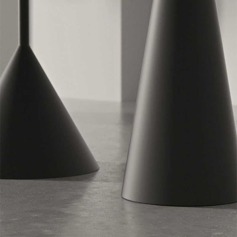 Tavolino tondo in metallo in metallo in metallo di metà secolo 19,6 "/21,6"