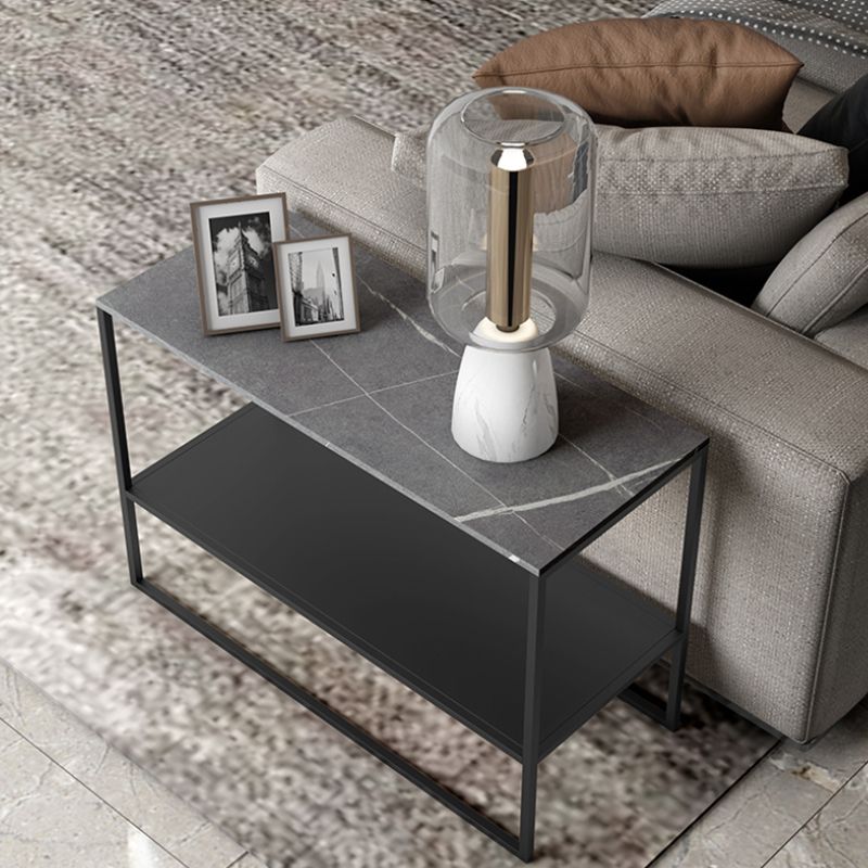 棚のある現代的な金属そりの長方形の二重層リビングルームエンドテーブル