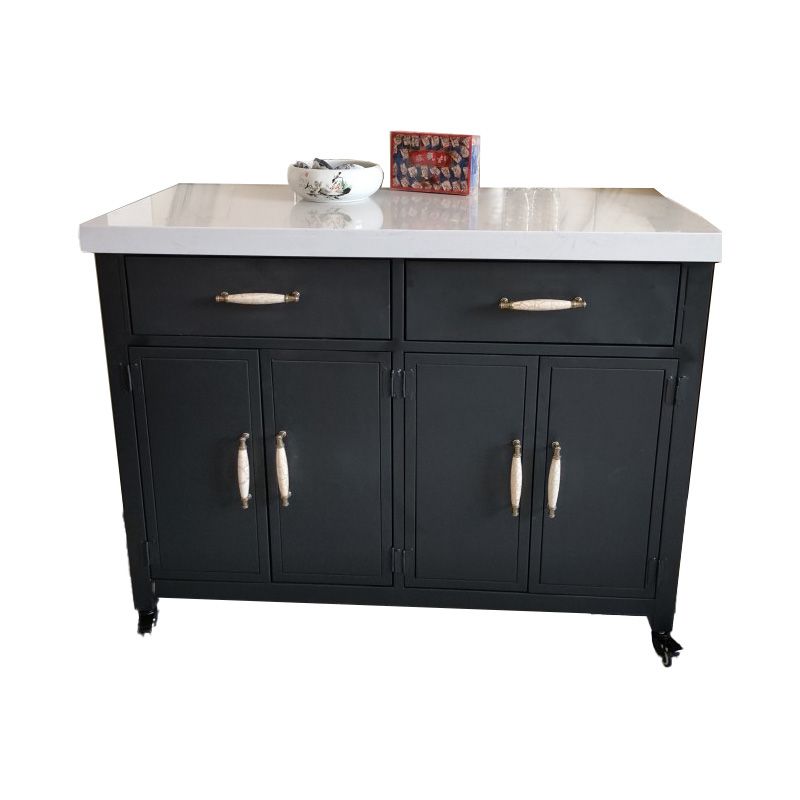 Tanno di cucina rettangolare con sala da pranzo per la sala da pranzo.