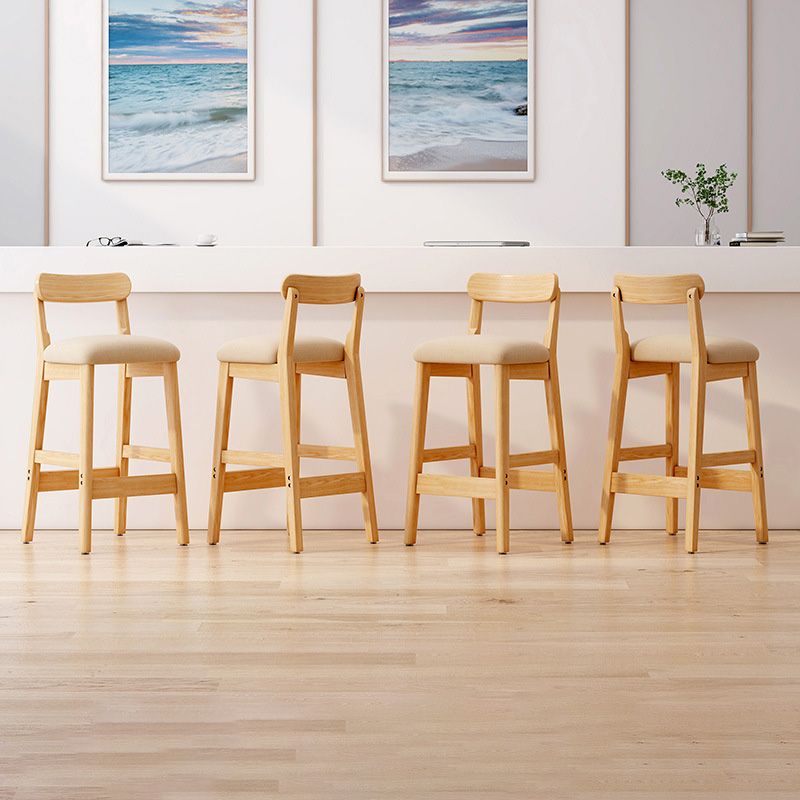 Taburete industrial de madera con altura de mostrador, taburete de bar sin brazos con cojín