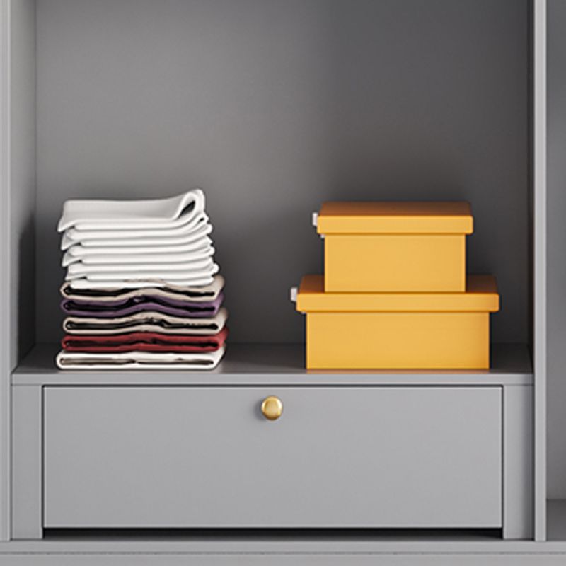 Gabinete de almacenamiento gris alto en brillo gabinete moderno con puertas con bisagras