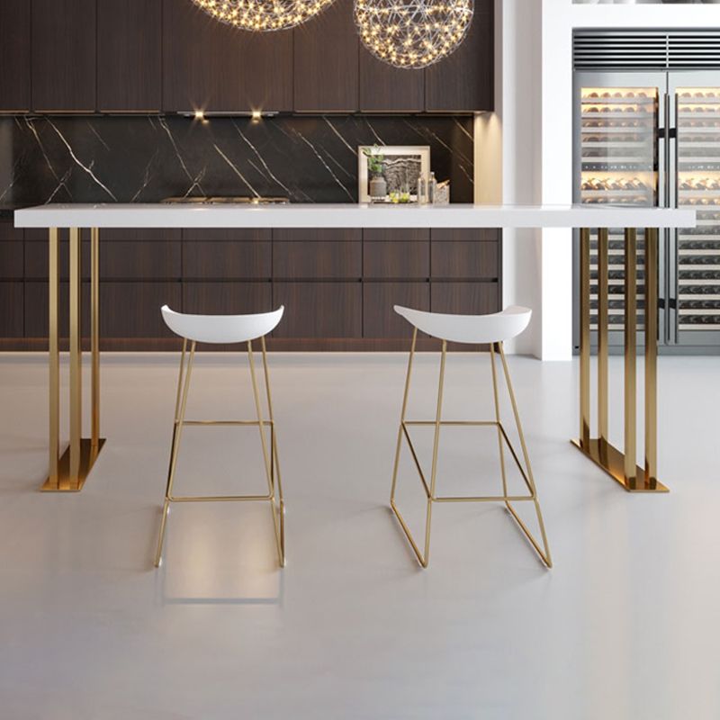 Glam Pub Tisch mit goldenem Metallschlitten rechteckig masser Holz Top Stange Tisch