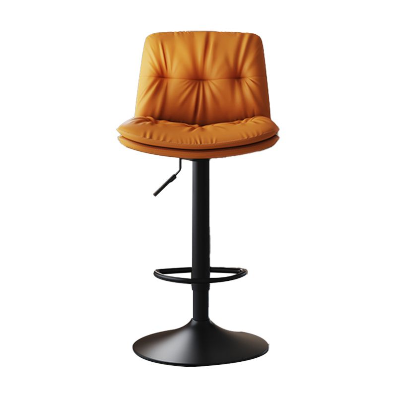 Sgabello da bar in pelle di altezza regolabile scandinava