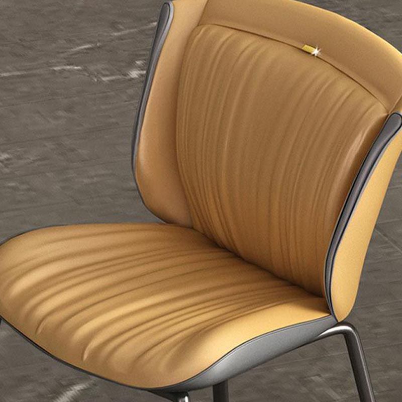 Moderne faux lederen eetkamerstoel vleugelback zijstoel in matte afwerking