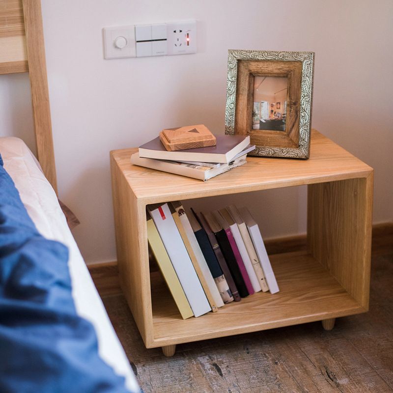 Hölzerner Nachttisch moderner massiver Holz Nachttisch mit niedrigerem Regal