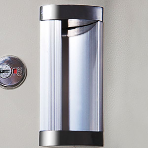 Grijze kast met metalen deur moderne scharnierende deur opbergkast voor thuis