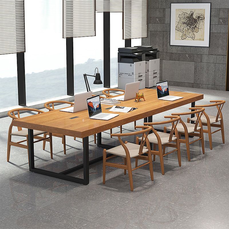 Rechthoekige industriële kantoorbureau massief hout schrijfbureau met metalen benen