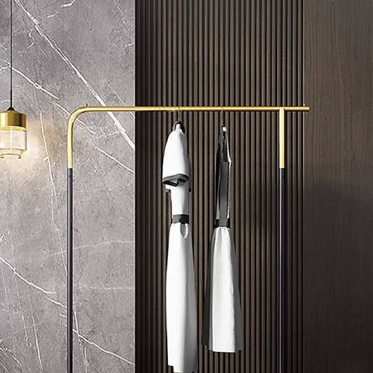 Zeitgenössischer Schlichtkleiderbügel freistehender Metallträger