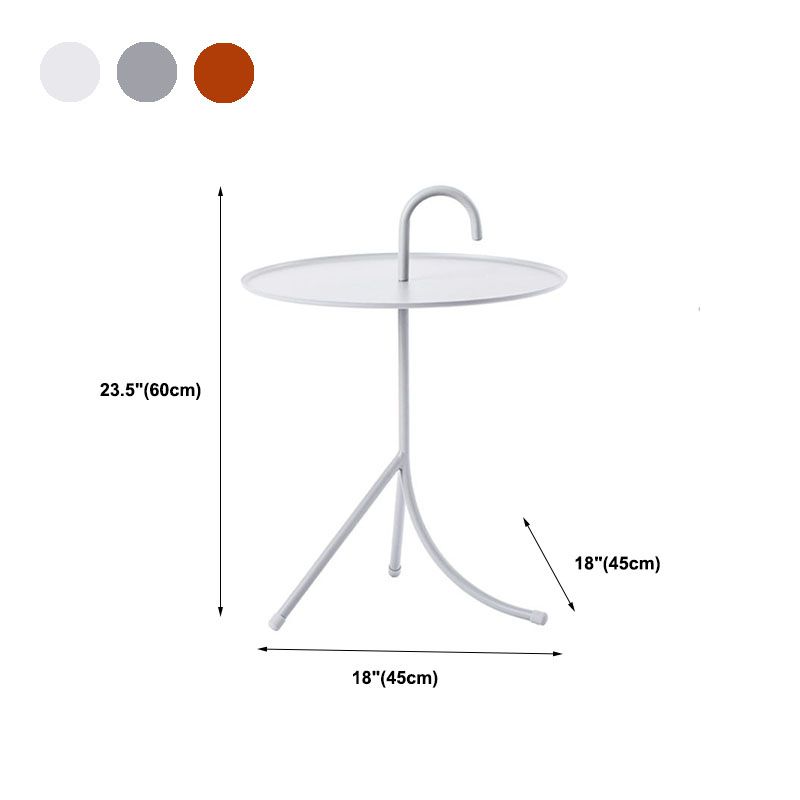 Table d'appoint en métal rond avec une base de 3 jambes dans un style moderne médiéval