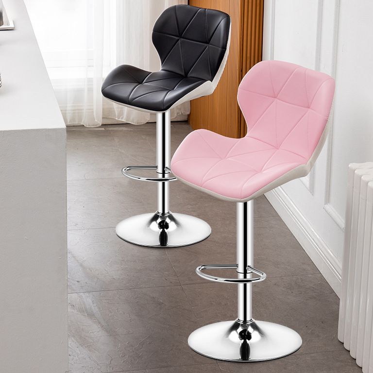 スカンジナビアのメタルバースツールフェイクレザーフットレスト調整可能なカウンタースツール